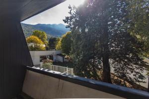 una vista desde el balcón de una casa en SAINT LARY Appartement Royal Milan 8 personnes, en Saint-Lary-Soulan