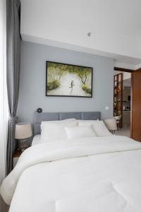 Gallery image of 1BR Luxe Condo - Lotus Lookout - Ocean and City Views - Pool - Gym in Colombo