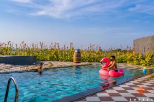 Bazén v ubytování Zostel Nashik nebo v jeho okolí + 123 fotografií