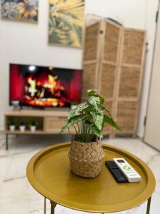 Μια τηλεόραση ή/και κέντρο ψυχαγωγίας στο Arfaras Home Θ1
