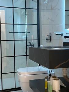 Ένα μπάνιο στο Seven Pillars Luxury Camp