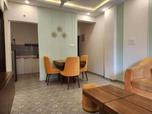 Χώρος καθιστικού στο Zen Urban 1BHK Retreat with Pool, Amenities - 5 Minutes to Candolim Beach