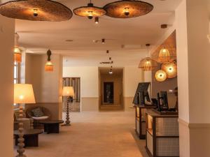 Vstupní hala nebo recepce v ubytování Mercure Arles Centre Arenes + 66 fotografií