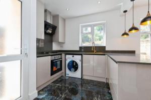 Gallery image of Purley Home - London & Gatwick 20 Mins Away in Coulsdon