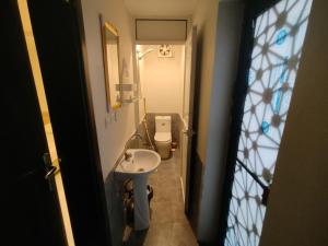 Φωτογραφία από το άλμπουμ του Salam Apartments 6 Small room with private entrance on the street C-6 στη Τζέντα +2 φωτογραφίες