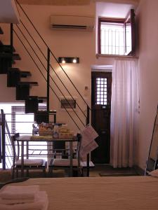 A seating area at Art Transparent B&B