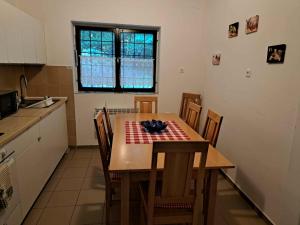 O bucătărie sau chicinetă la Garamszegi Szajki Vendégház