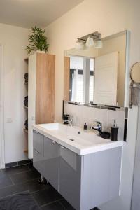 Fotografie z fotogalerie ubytování Ty inizi - Maison avec piscine v destinaci Saint-Sauveur