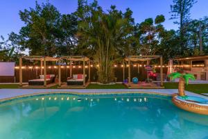 Gallery image of 6 BR Pool Family Getaway near Coquina Beach in Bradenton