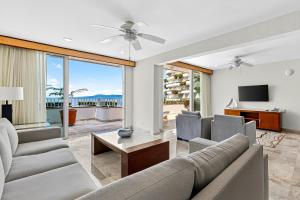 TV a/nebo společenská místnost v ubytování Grand Miramar A501