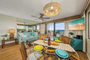 Χώρος καθιστικού στο Papakea L208 · PK L208 True Oceanfront 1BD with stunning sunset