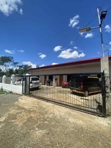 Φωτογραφία από το άλμπουμ του Mr Home Stays Valencia City Bukidnon σε Valencia