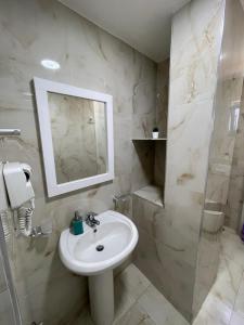 Koupelna v ubytování White Villa Ksamil