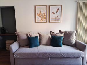 Χώρος καθιστικού στο Loft Monti by Quokka 360 - A 10 min walk from the Como's centre