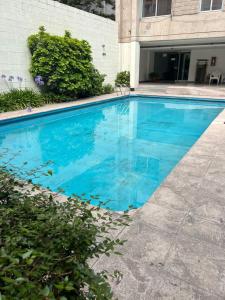 Bazén v ubytování Prisma Apart nebo v jeho okolí