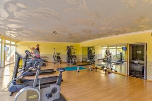 Fitness centrum a/nebo fitness zařízení v ubytování Presa De Moura