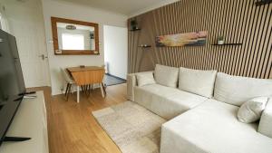 Khu vực ghế ngồi tại The Sanctuary