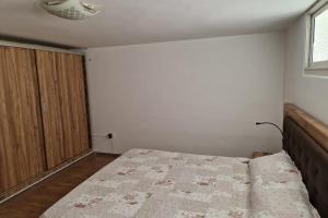 Galeriebild der Unterkunft 2 Bed Villa Sleeps 4 - Garden Wifi Parking in Temara