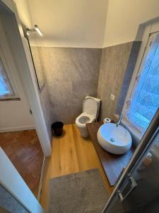 Bilik mandi di Well Home Serra 31