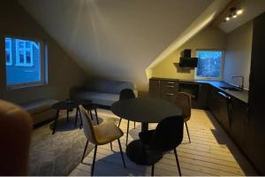 Posezení v ubytování 1 Bed Loft Sleeps 4 -Hot Tub Sauna & Pets Ok + 18 fotografií