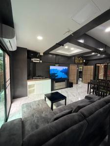 TV a/nebo společenská místnost v ubytování NJ HOME Pool Villa