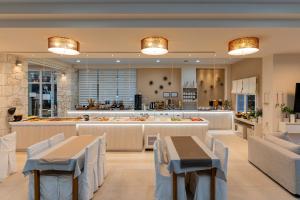 Χώρος καθιστικού στο Siviris Golden Beach