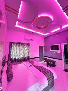 Ένα ή περισσότερα κρεβάτια σε δωμάτιο στο Hotel The Peace Point +20 φωτογραφίες