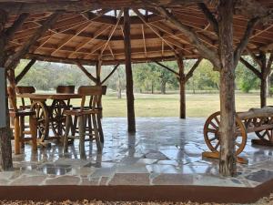 Fotografie z fotogalerie ubytování Large 3 bedroom Estate Pool v destinaci Frog