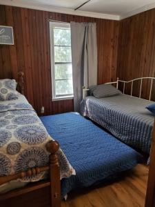 Postel nebo postele na pokoji v ubytování Large 3 bedroom Estate Pool