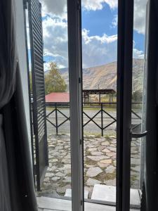 Nespecifikovaný výhled na hory nebo výhled na hory při pohledu z apartmánu