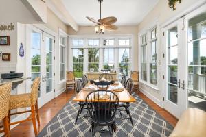 Posezení v ubytování 4 Coast - Seagate Cottage