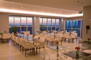 Restoran atau tempat lain untuk makan di Flat particular Saint Moritz próximo à Esplanada