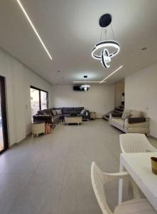 Afbeelding uit fotogalerij van شاليه فيلا تاج in Al Rama