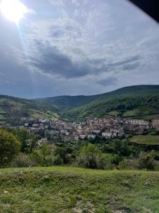 Φυσικό τοπίο κοντά σε αυτή η παραθεριστική κατοικία +16 φωτογραφίες