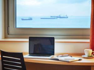 Μια τηλεόραση ή/και κέντρο ψυχαγωγίας στο Ibis Istanbul Zeytinburnu +61 φωτογραφίες