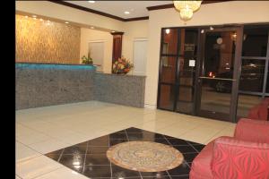 Posezení v ubytování Texas Inn & Suites McAllen at La Plaza Mall and Airport