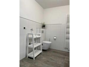 Ένα μπάνιο στο 1-bedroom holiday home