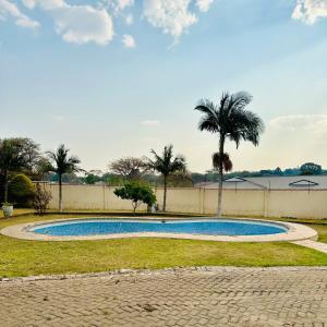 Swimmingpoolen hos eller tæt på Hujeen Guest House