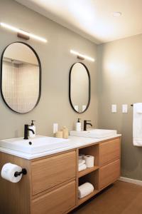 Koupelna v ubytování Sonoran Peach House - Lux Kitchen Mt View Flex Rm + 38 fotografií