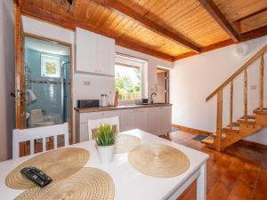 Η κουζίνα ή μικρή κουζίνα στο Spacious and comfortable holiday homes with pool