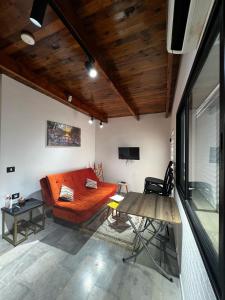 Χώρος καθιστικού στο Mimi +9 φωτογραφίες