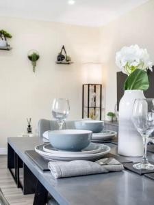 Φωτογραφία από το άλμπουμ του Room in Stylish City Apartment σε Colindale