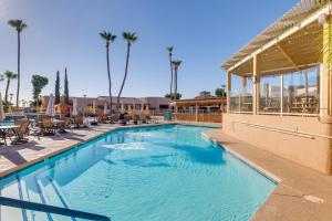Bazén v ubytování Arizona Snowbird Rental 5 Mi to Surprise Stadium nebo v jeho okolí