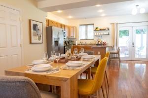 Nápoje v ubytování Downtown Albany, Hot Tub, Game Room, eV Charger