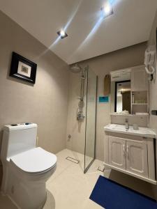 Ένα μπάνιο στο Enjoy a quiet stay with a high view and complete privacy