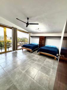 Khu vực ghế ngồi tại Espectacular casa con jardín y alberca privada