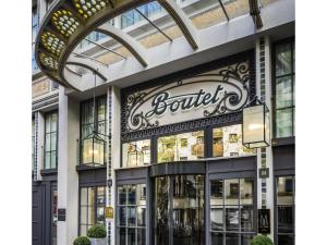 Certifikát, hodnocení, plakát nebo jiný dokument vystavený v ubytování Boutet Bastille Hotel Paris - MGallery Collection