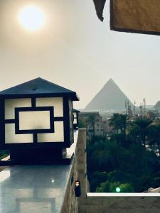Una imagen general de la montaña o una montaña tomada desde el hotel