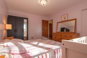 Katil atau katil-katil dalam bilik di Maison cosy - 6p - Proche de Centropolis & Carrefour Laval +21 gambar