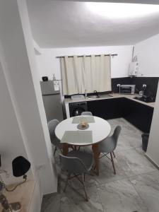 Η κουζίνα ή μικρή κουζίνα στο La Maison des Cœurs - Appart Chic